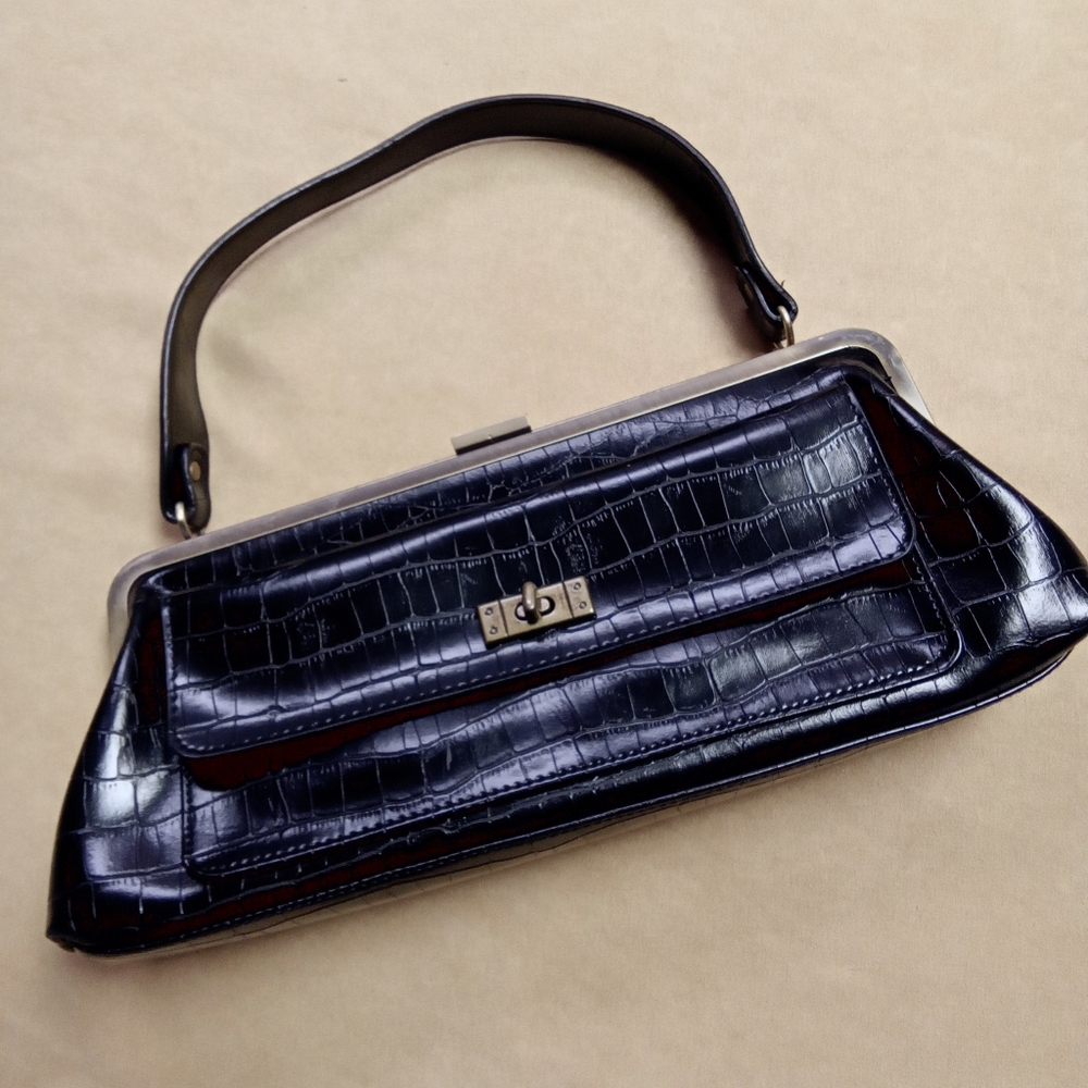 Denver Hayes Shoulder Bag w/twist lock pocket & clasp closure